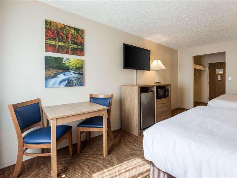 Quality Inn Petoskey-Harbor Springs מראה חיצוני תמונה