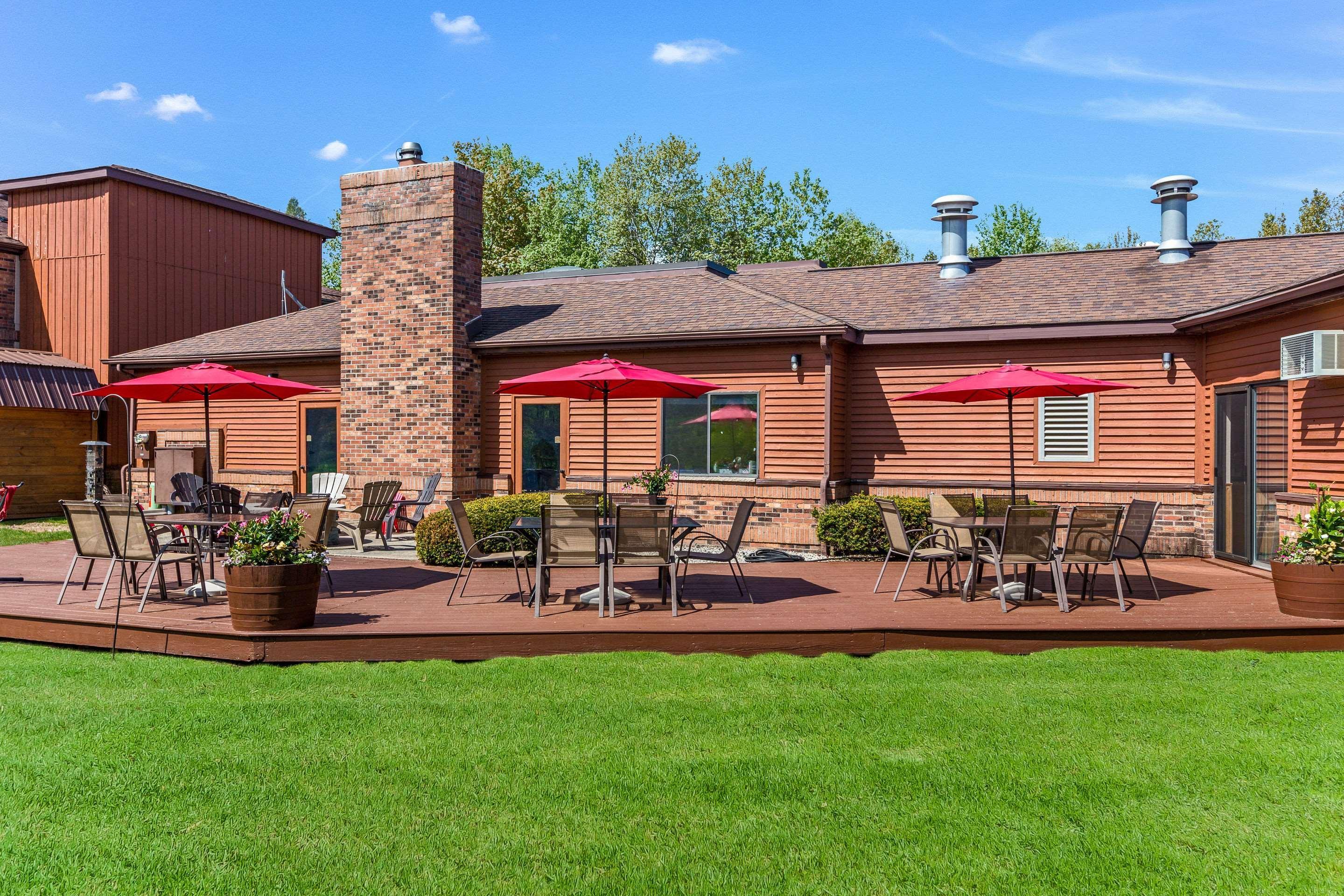 Quality Inn Petoskey-Harbor Springs מראה חיצוני תמונה