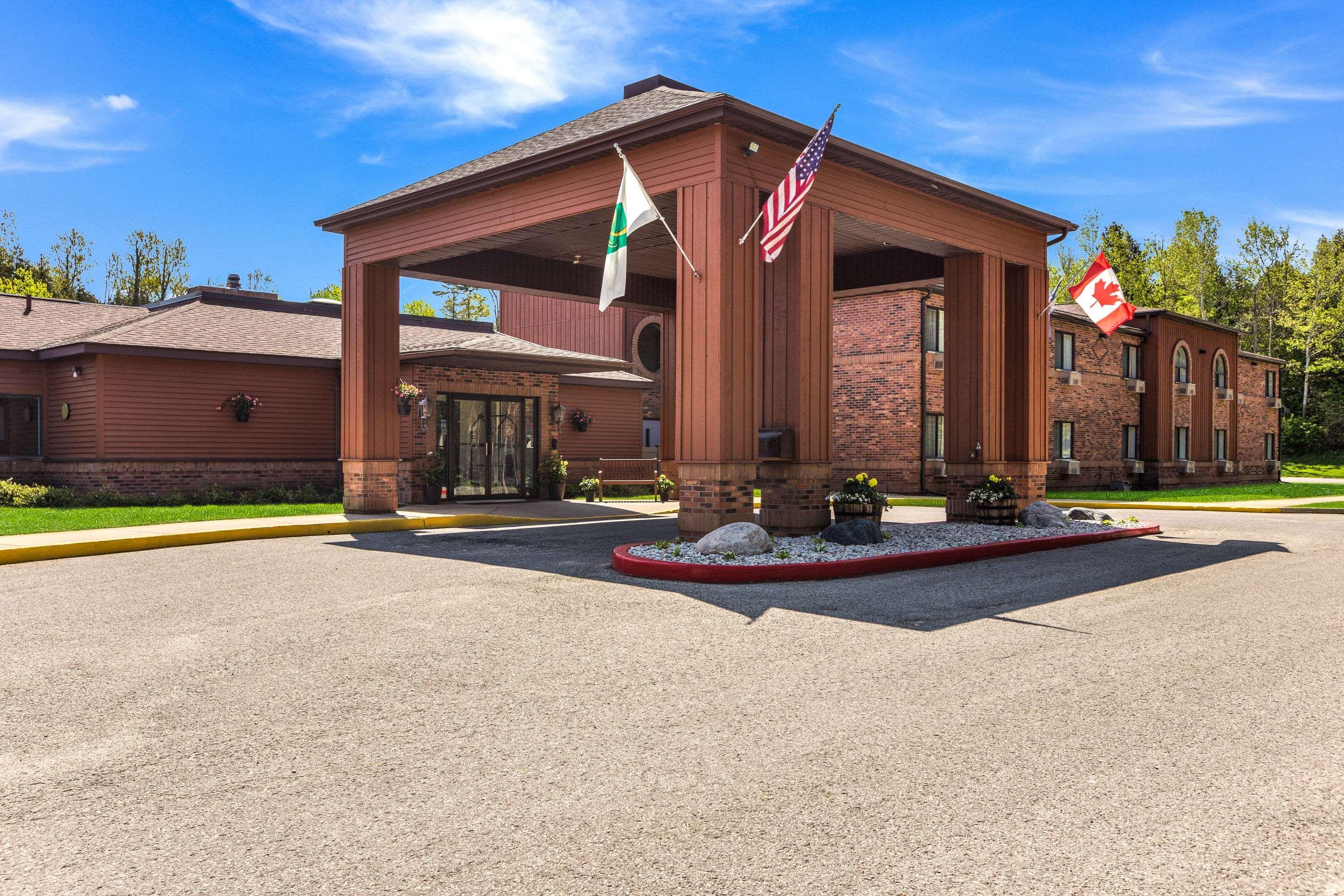 Quality Inn Petoskey-Harbor Springs מראה חיצוני תמונה