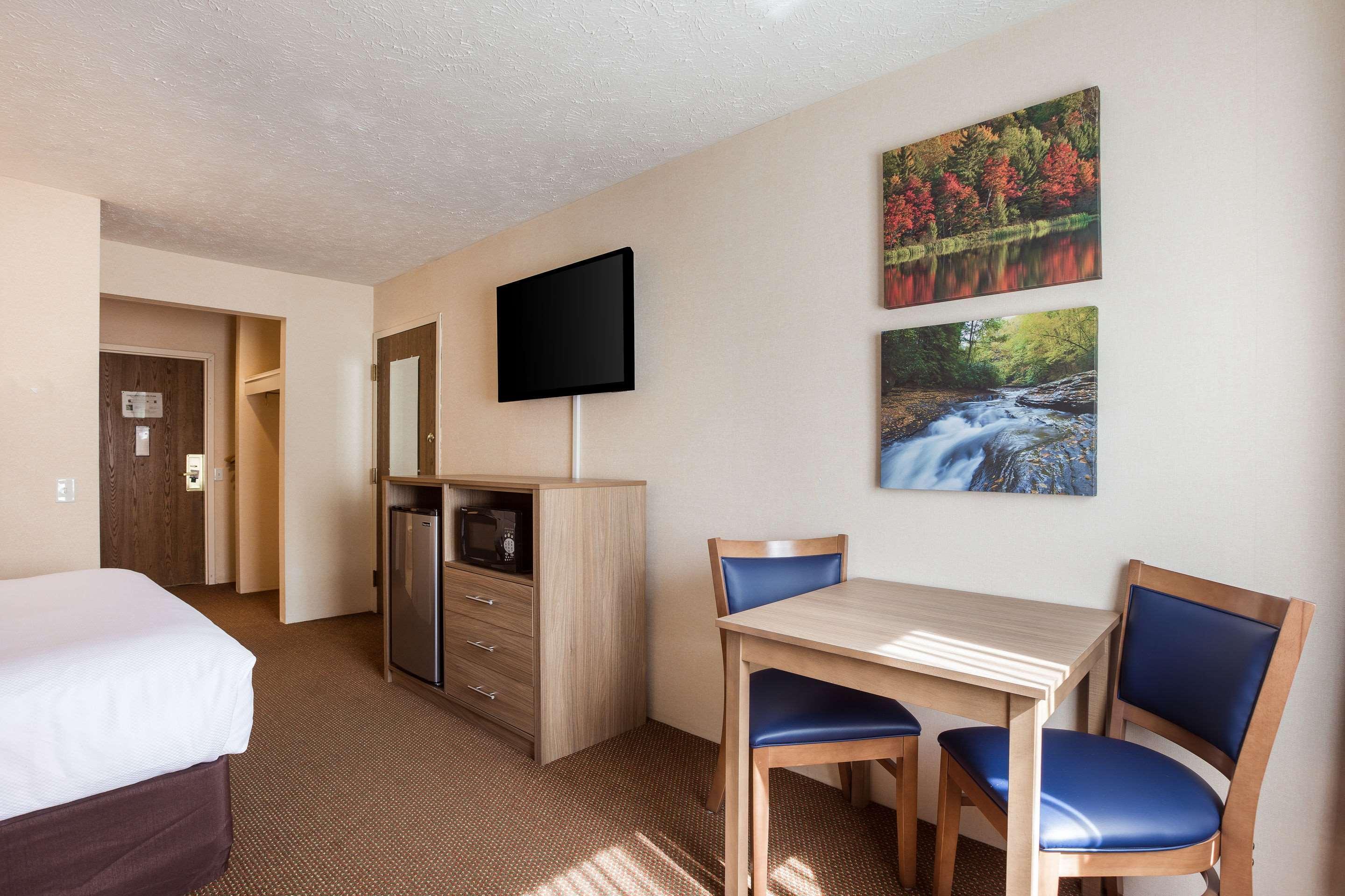 Quality Inn Petoskey-Harbor Springs מראה חיצוני תמונה