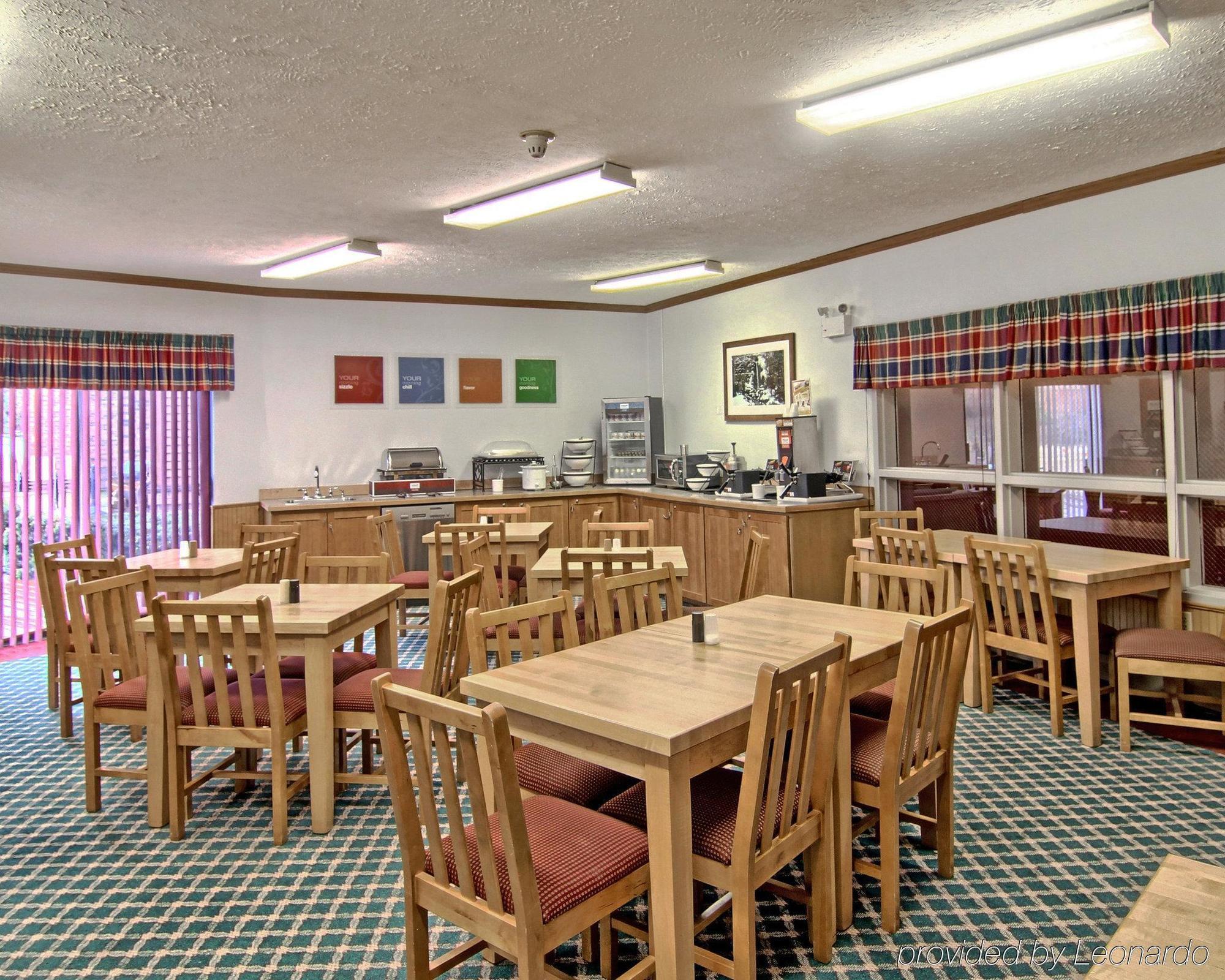 Quality Inn Petoskey-Harbor Springs מראה חיצוני תמונה