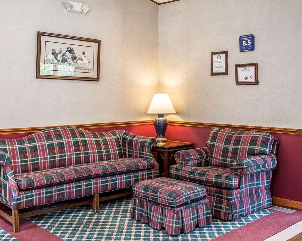 Quality Inn Petoskey-Harbor Springs מראה פנימי תמונה