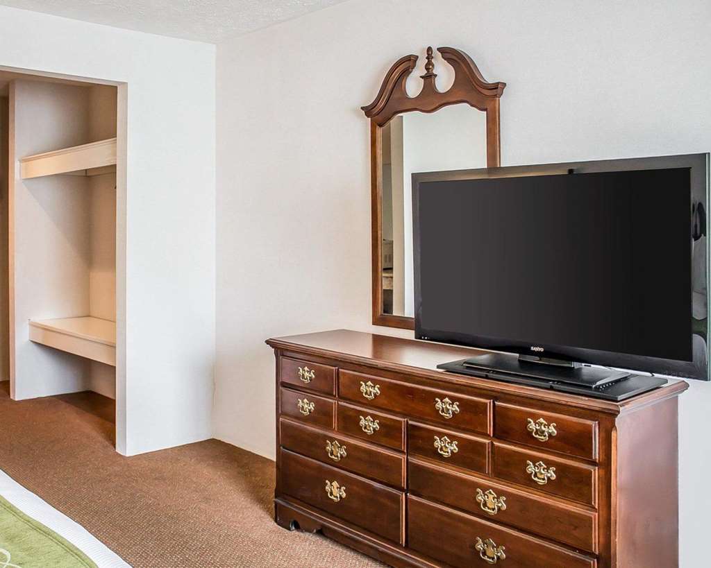 Quality Inn Petoskey-Harbor Springs חדר תמונה